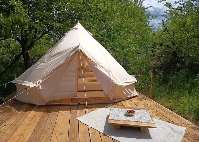 Jelena Luxury tent Kutna Hora